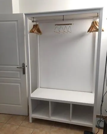 Luminous, Street View Studio, Excellent Location Apartamento