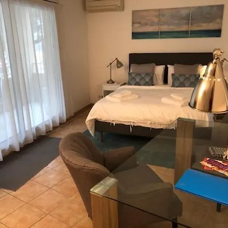 Luminous, Street View Studio, Excellent Location Apartamento Beausoleil