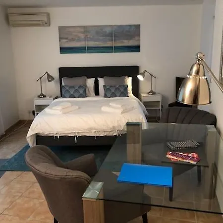 Luminous, Street View Studio, Excellent Location *