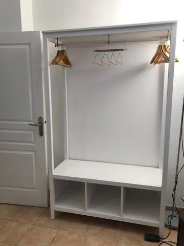 Luminous, Street View Studio, Excellent Location Апартаменты